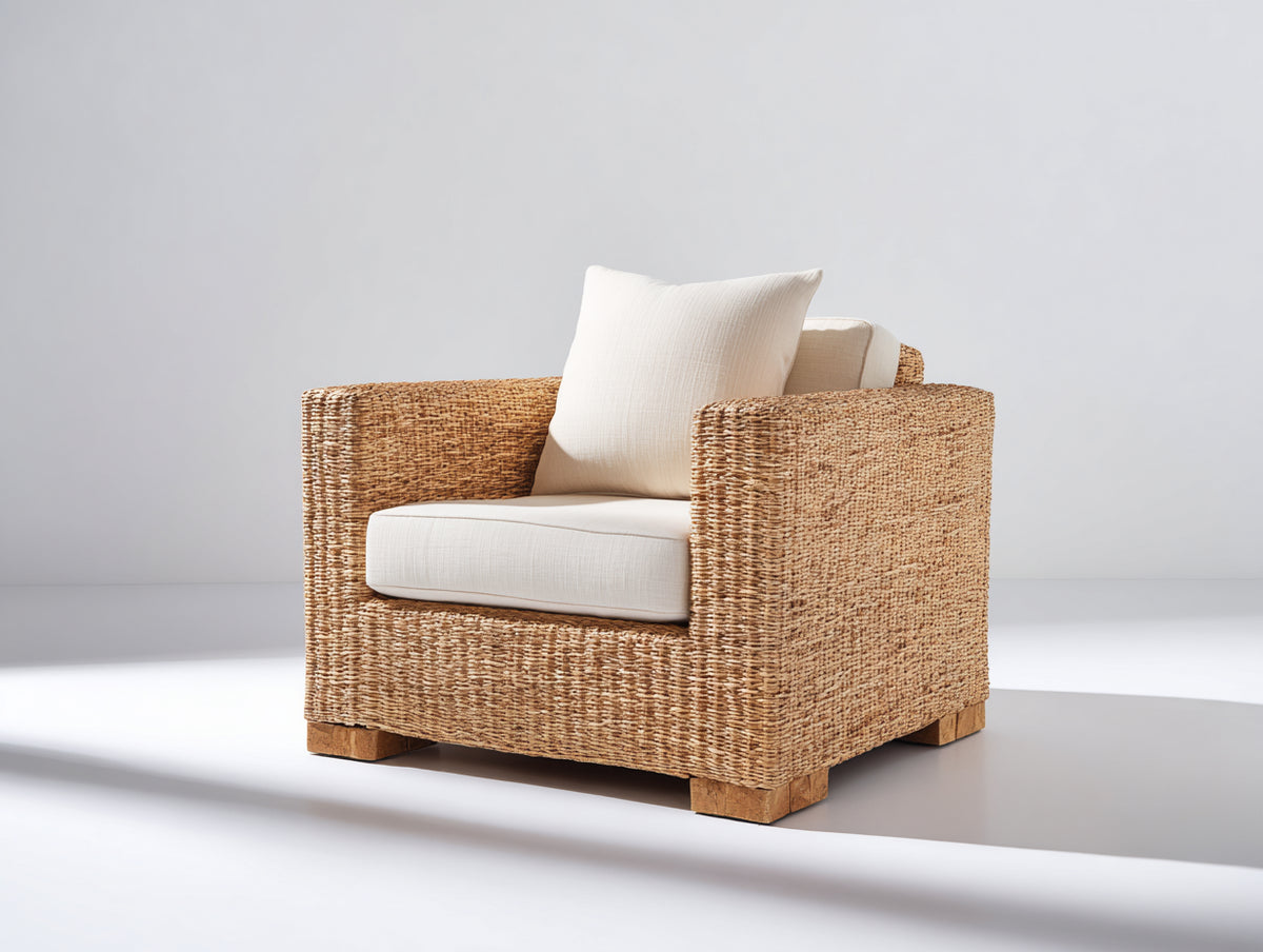 Sillón de ratán 85x85x75 cm - Estructura trenzada color natural con cojines blancos - Diseño moderno para exterior